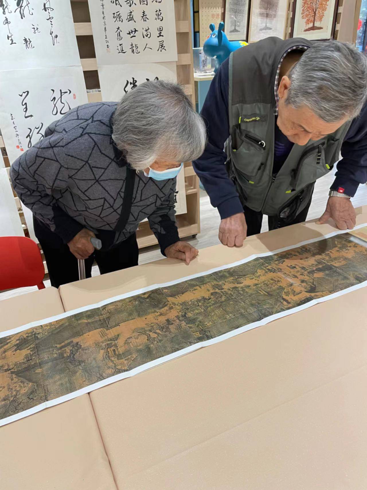 文友齐聚芳华里_书画_清明上河图_张勇