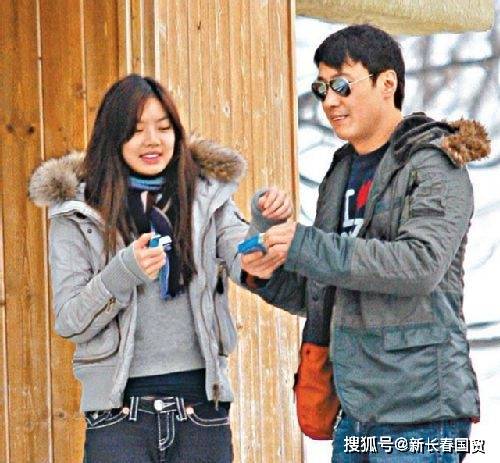 黎明前妻二度婚姻均失败收场,43岁近照曝光,调整状态快乐自在