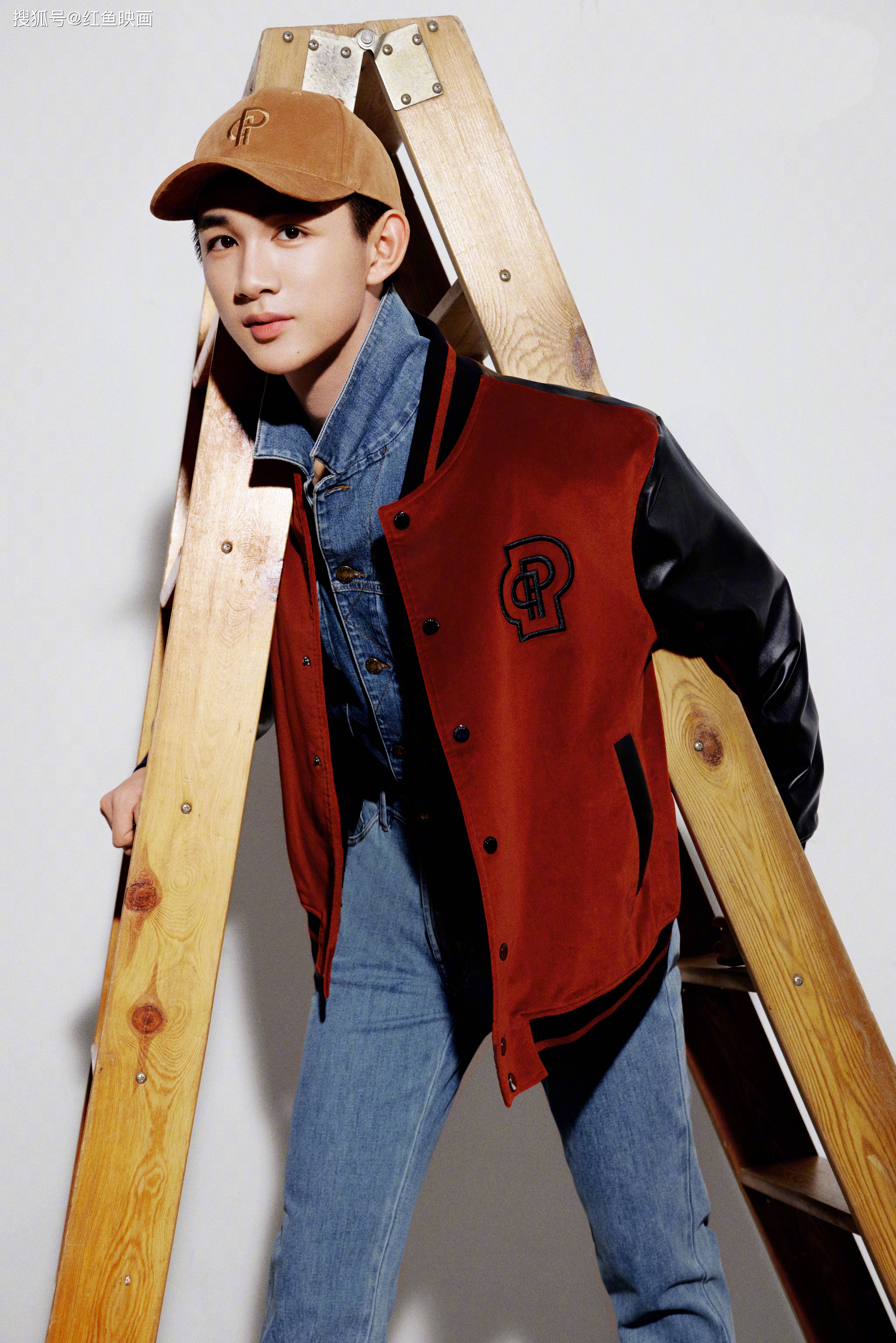 荣梓杉 银发生日写真