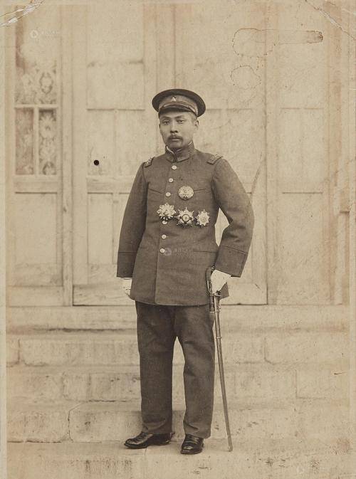 蒋介石,陈诚,张学良等人都混成了军中巨头,炮兵专业备受重视,陆军大学