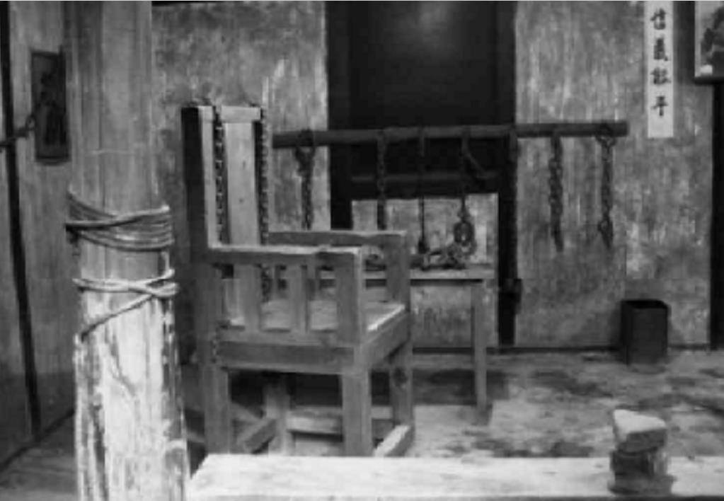 所有被关在渣滓洞和白公馆的志士,面对严刑拷打,咬紧牙关,没有让国军