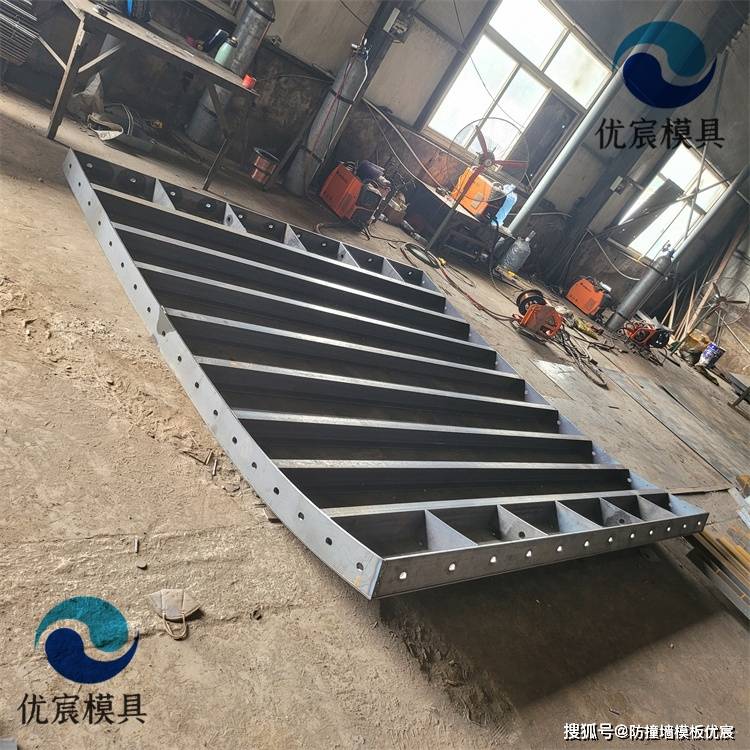 隧道仰拱模板的特性_施工_模具_精度