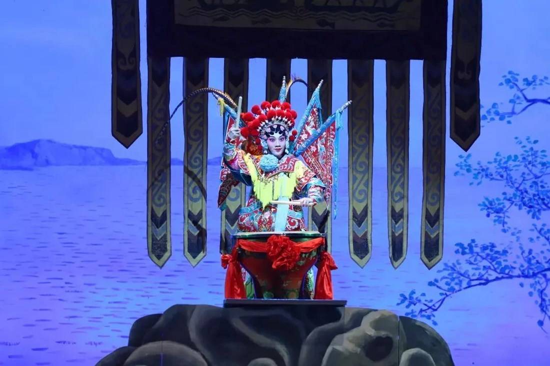 贺新春"粤"听"粤"有味—深圳市粤剧团"龙"重登场茂名影剧院_大戏_艺术