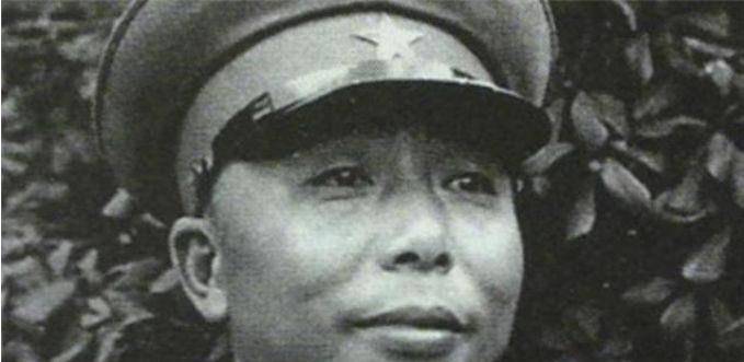 1923年,在渌江中学上学时,宋时轮与班上的进步爱国学生成立了社会