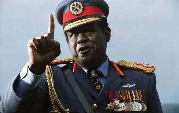 79年阿富汗总统阿明遭斩首,4妻24子女灭口,唯有一个女儿受轻伤_塔拉基