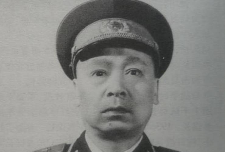 他犯了一些错误,奉上级张国焘的命令,抓捕了徐向前的妻子程训宣,造成