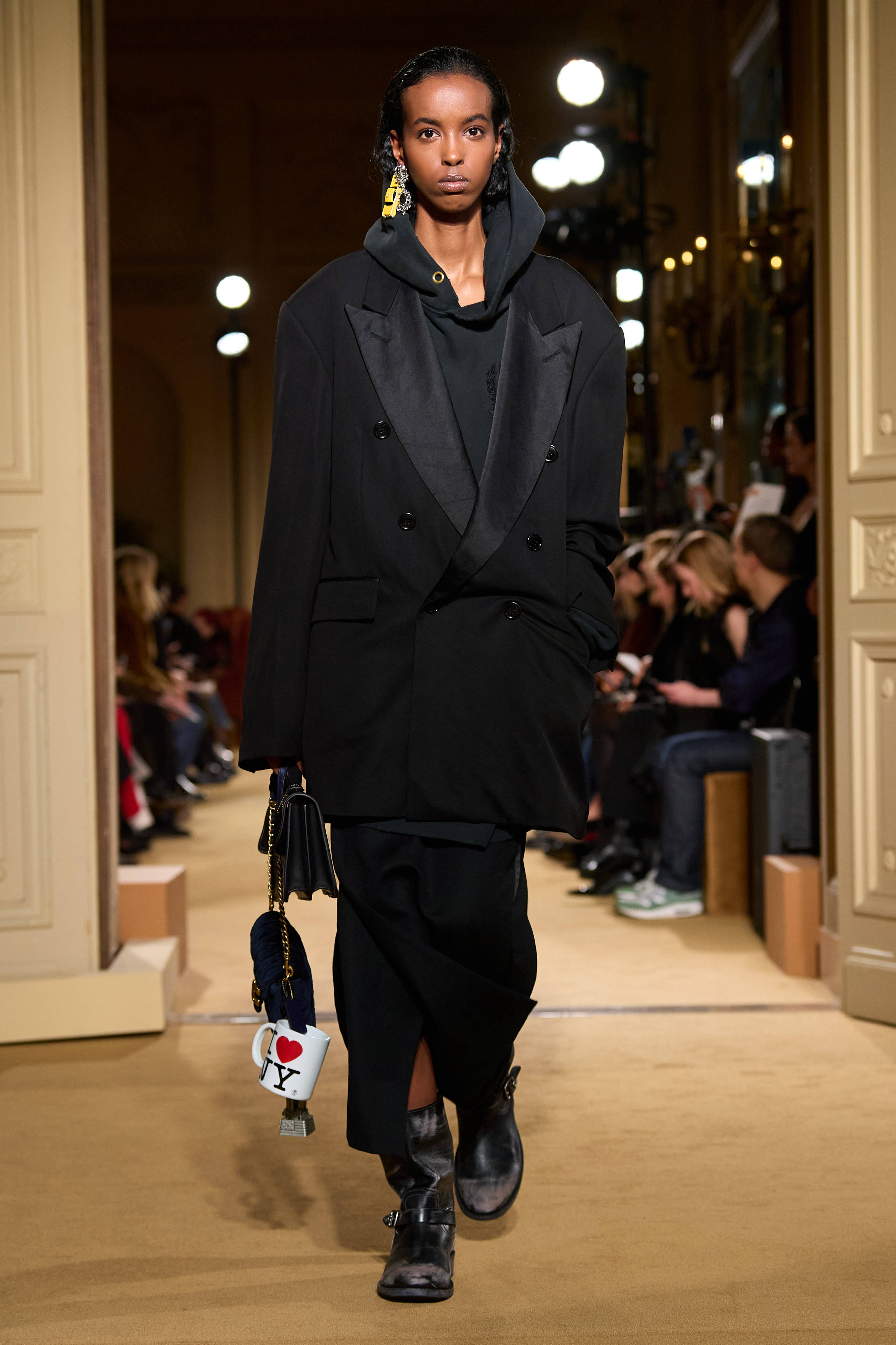 coach发布2024秋季高级服饰系列_vevers_stuart_手袋