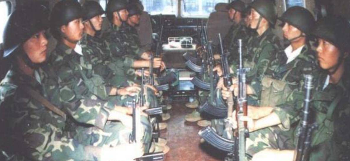 1992年,为何有100辆军车满载荷枪实弹的武警,将平远街围住?