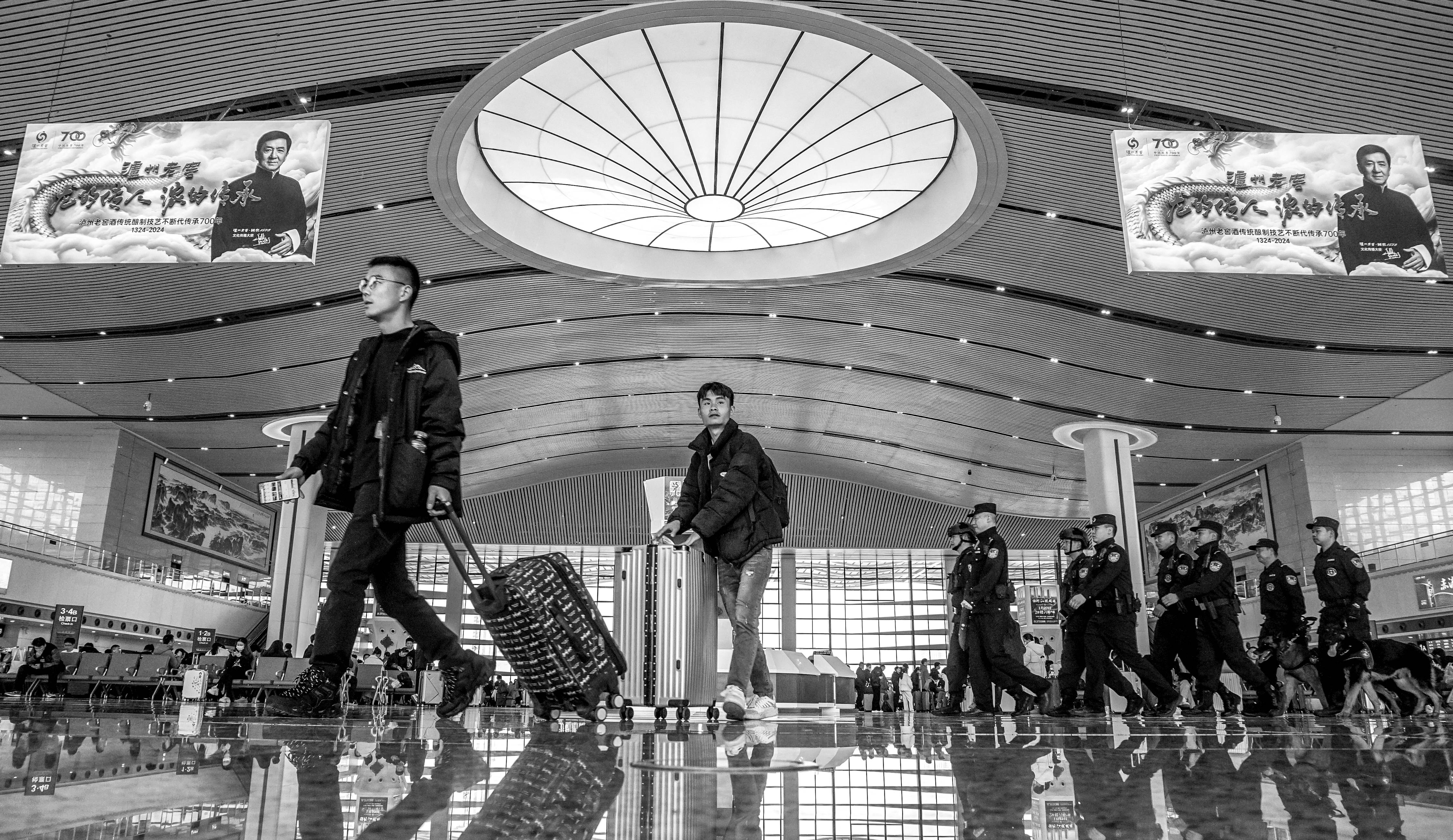 2024春运全国铁路公安民警"风采杯"纪实摄影大赛作品