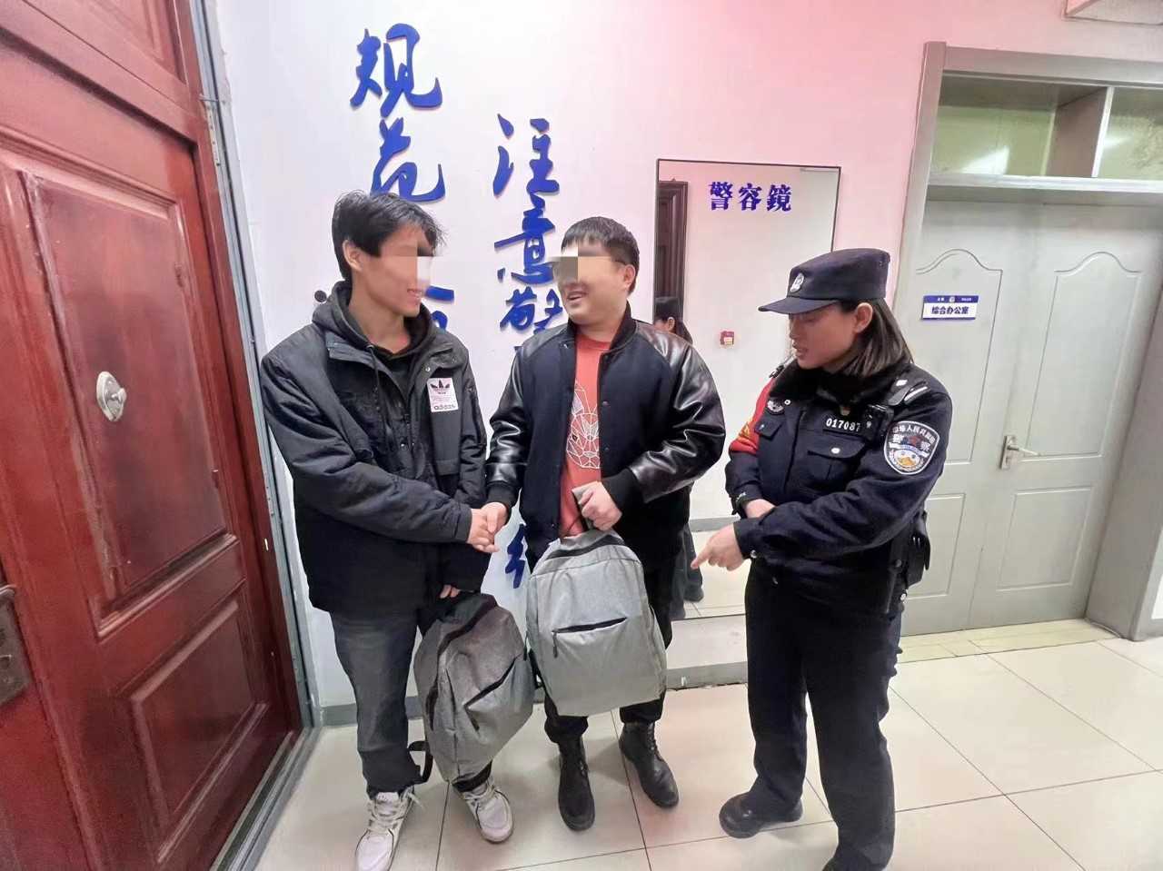 孪生行李难分辨 铁警细致显神通 天津南站派出所顺利