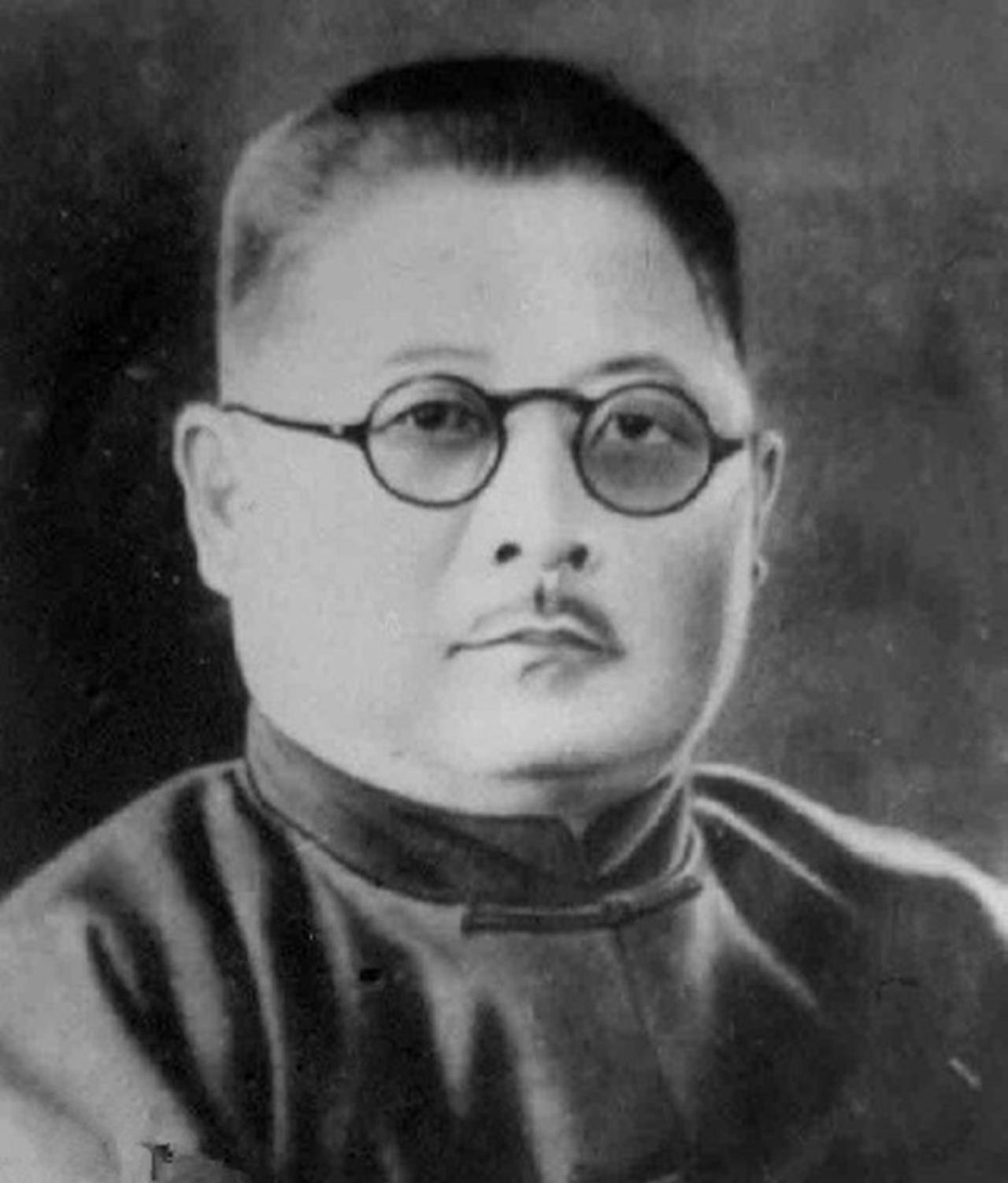 面对行刑者,民族英雄,抗日名将吉鸿昌将军在就义前曾有一个请求,"拿把
