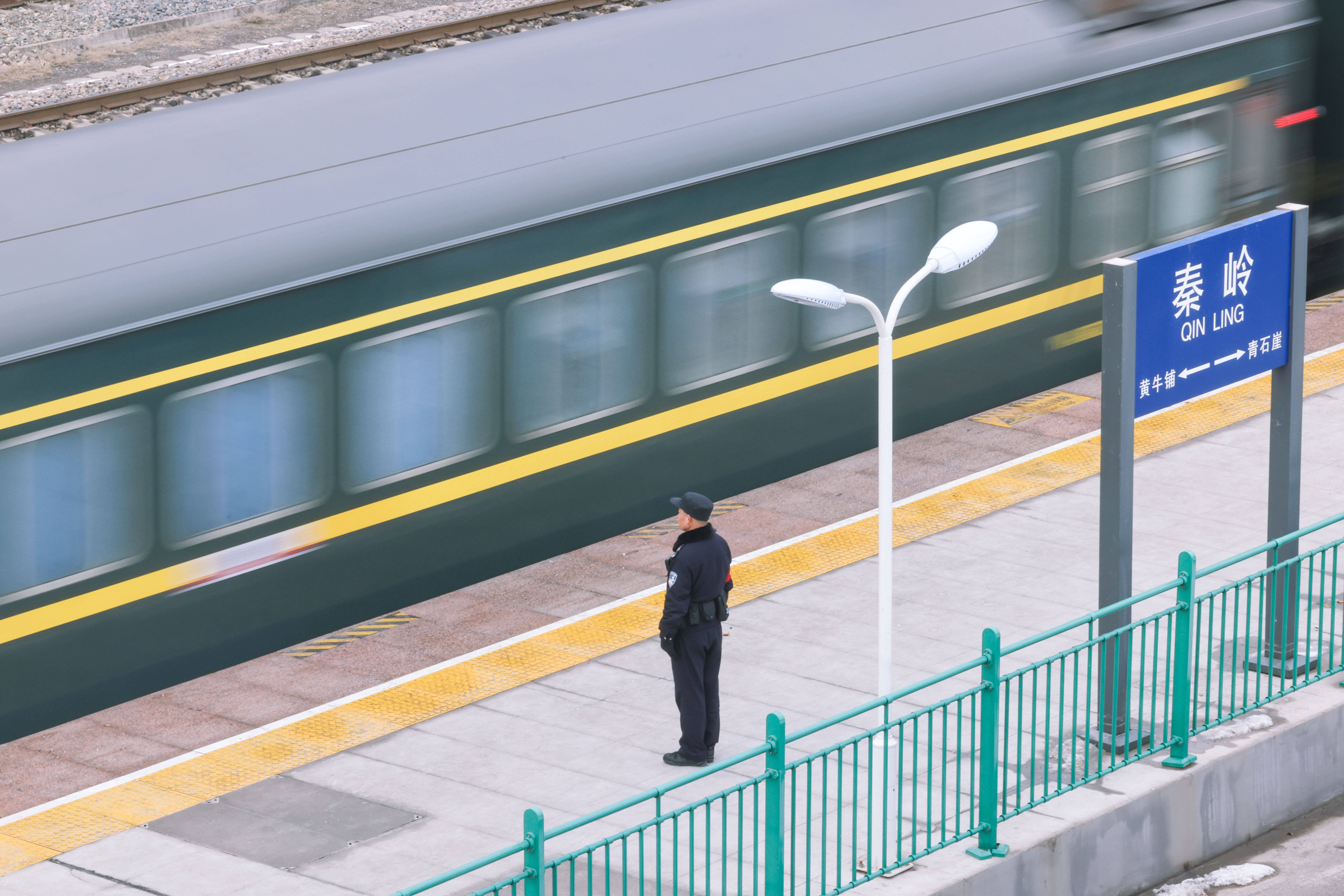 2024春运全国铁路公安民警"风采杯"纪实摄影大赛作品(十四)_旅客_线路