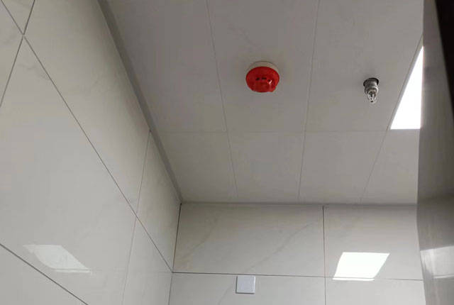 消防烟感和温感报警器的适用场所有什么区别?_探测器_火灾_烟雾