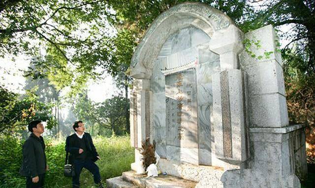 为军长守墓47年,80岁终盼来英雄后人:为英雄守墓,我不能食言_唐淮源