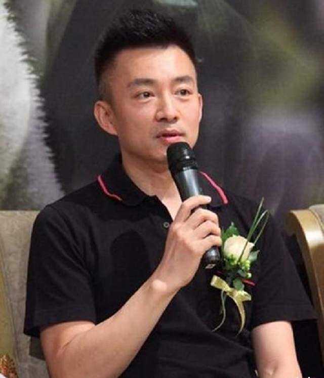 帅气央视男主持,因长相被误会性取向,辞职后成身家百亿的总裁_亚宁