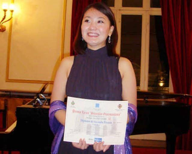 夫人"蒋英葬礼,党旗盖身,许多学生前来送别恩师_赵登营_李双江_先生