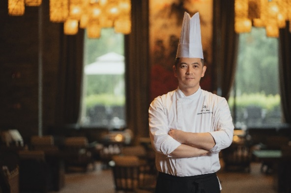 行政总厨杨政拥有二十多年丰厚的厨师经验,在淮扬菜烹饪技法上集多家