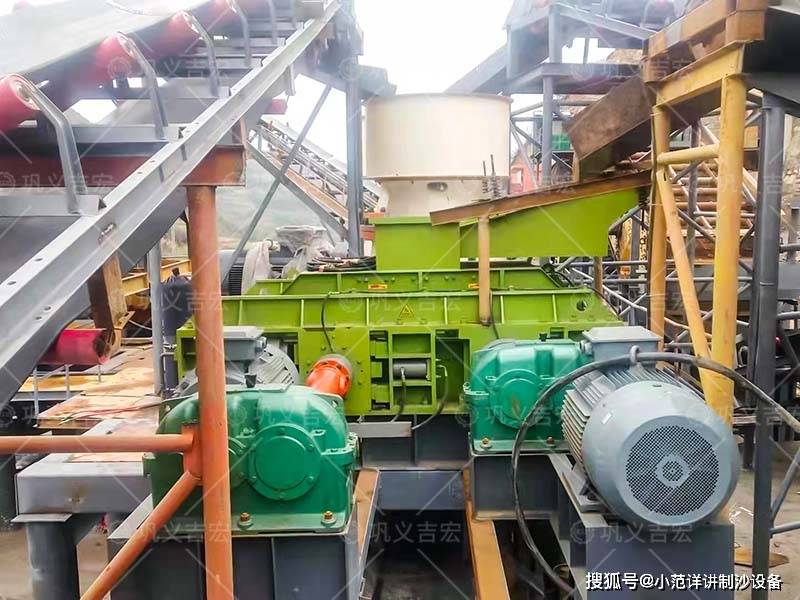 该机器的技术特点在于其优化设计的破碎腔和辊子.