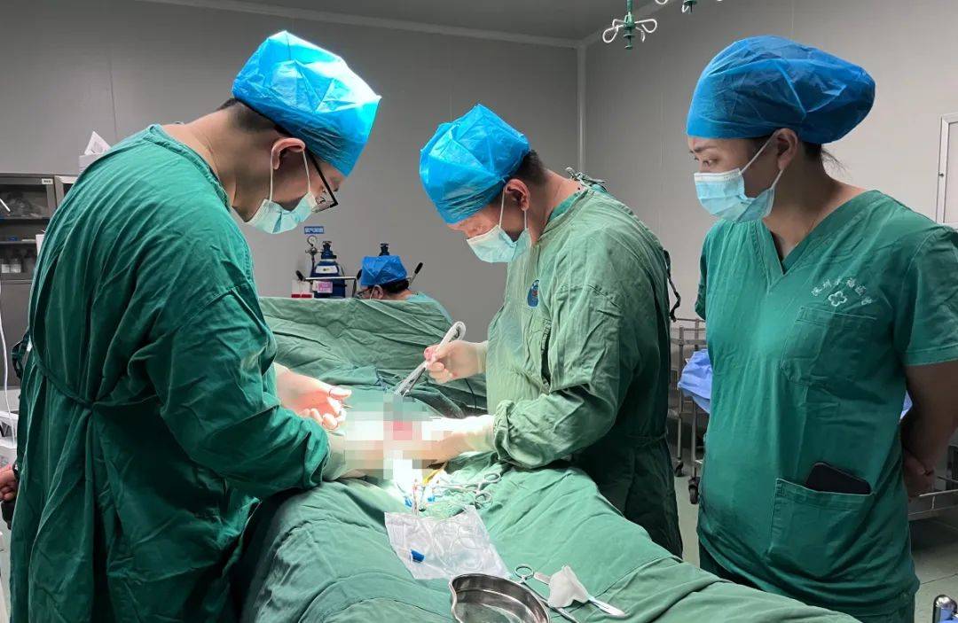 永福医院泌尿外科快速高效完成一例右睾丸扭转复位术_患者_治疗_手术