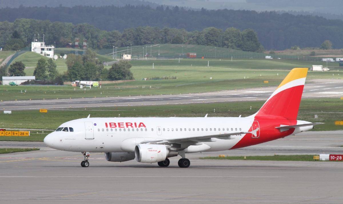 卓长仁劫机潜逃,被台湾当成"义士"欢迎,8年后绑架撕票被枪毙_安卫建