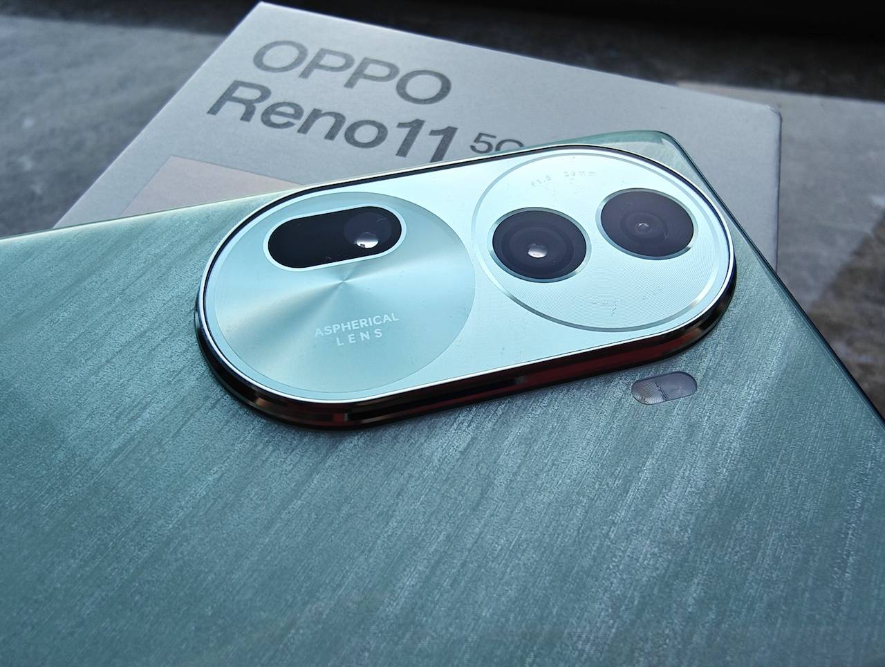 oppo reno11体验:颜值宛如宝石,拍照媲美单反_版本_颜色_手机