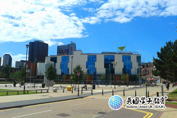 阿斯顿大学(aston university)创始于1895年,坐落在英国第二大城市