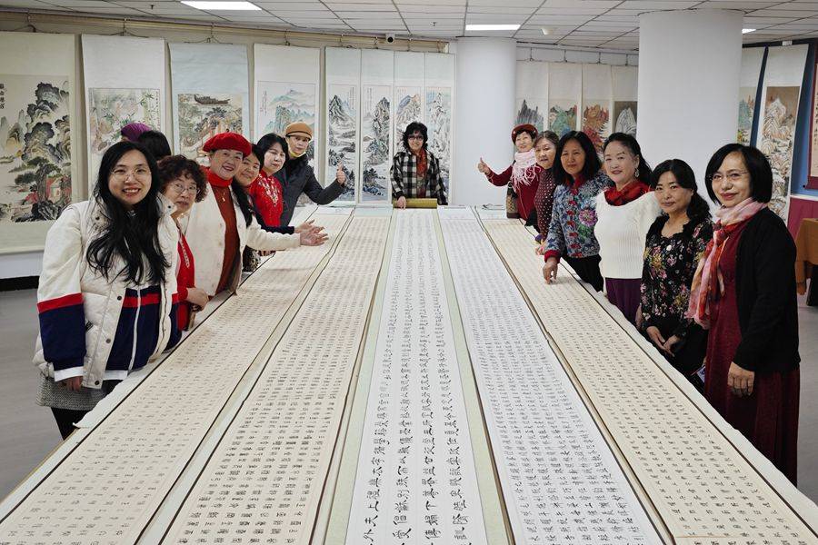 庆三八天津女书画家艺术研究院书画精品展在人民书画院展厅隆重开幕