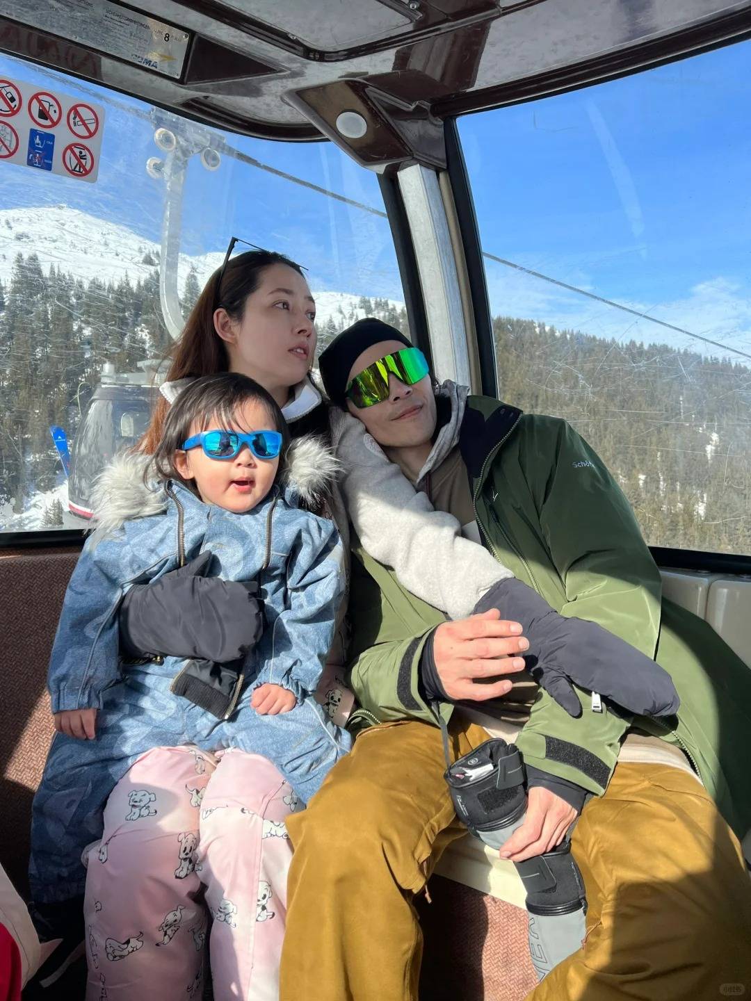 郭碧婷抱着二胎儿子坐缆车向佐向太一家三代同框全家幸福旅行