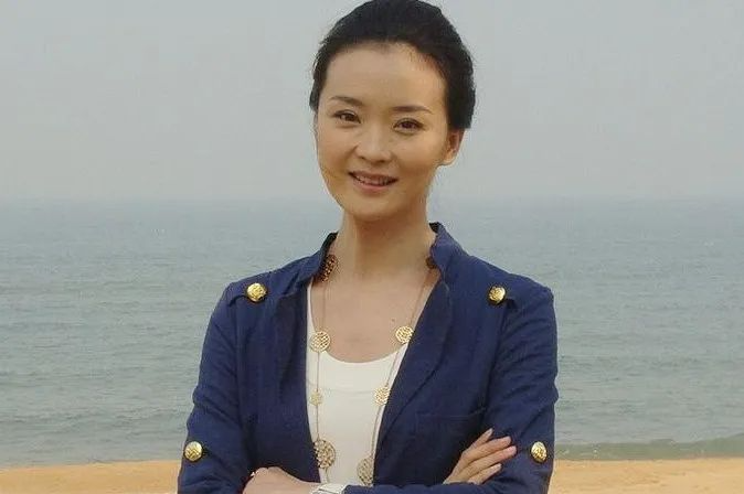 原创49岁晴格格王艳惨状曝光15亿豪宅没了贵妇人设崩了