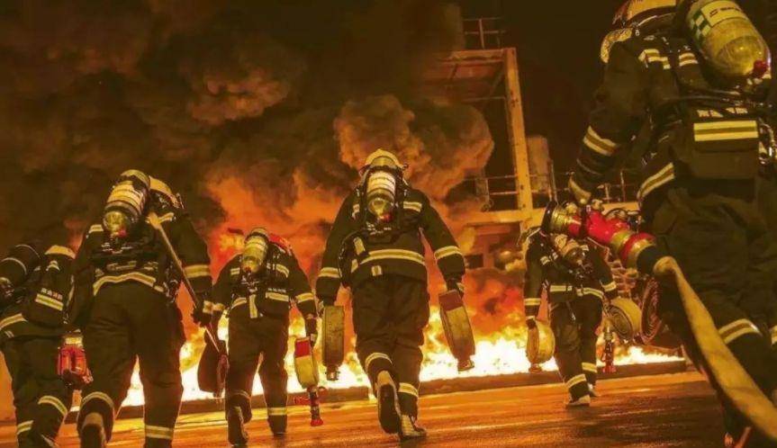 原创消防员儿子救火牺牲母亲5次试管婴儿圆梦泪诉孩子来找我了