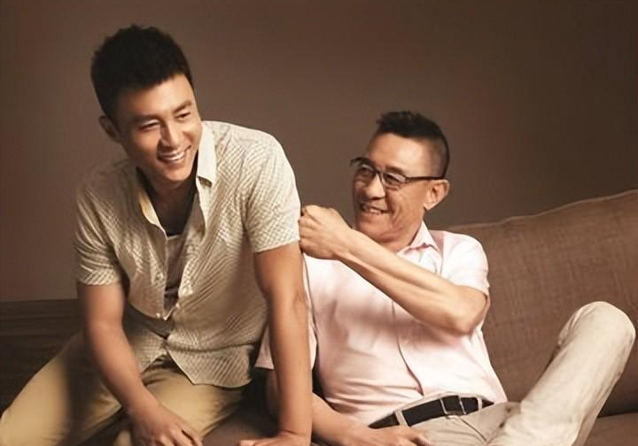 樊少皇 樊梅生今年春晚,年过五旬的樊少皇,再次登上登上春晚的舞台