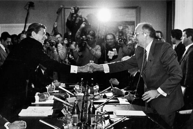 原创戈尔巴乔夫回忆录新的世界观人性不再永恒