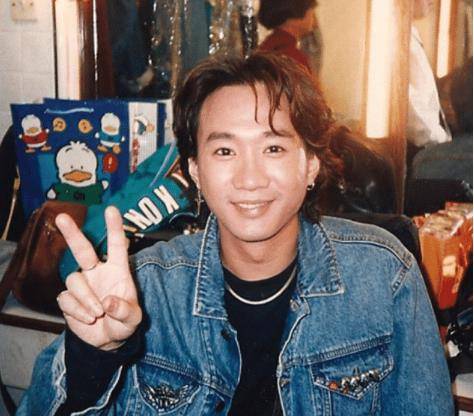 原创黄家驹不幸离世她选择终身不嫁求婚戒指一直戴了30年