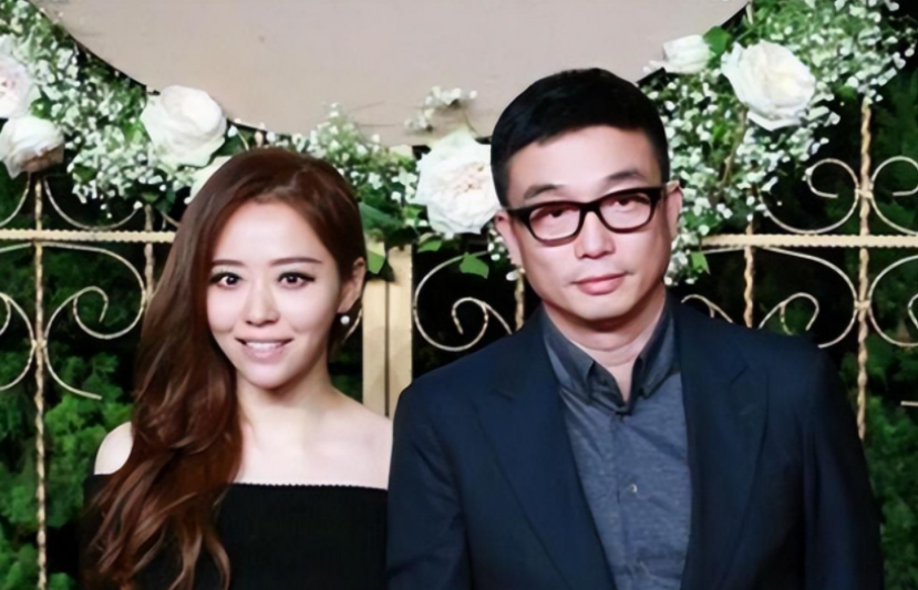 原创张靓颖与冯轲相爱15年被骗走6亿身家离婚6年后两人天差地别