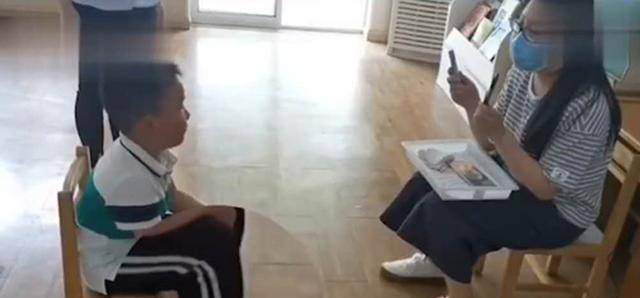 原创汶川地震时一张西安老师救娃照感动众人他们相约5年一见