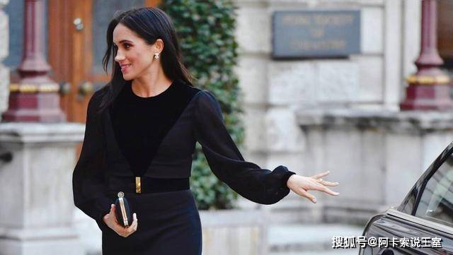 目前显然已经关不住哈里这个"王室叛徒",哈里王子袒护梅根王妃,不惜与