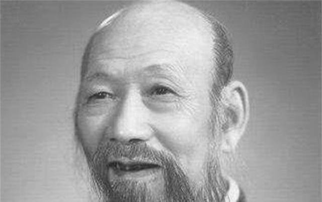 他辞官回家,途中遇土匪打劫,搜查他行李后,土匪崩溃跪送其30里_张难先