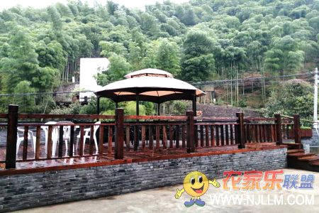 浙江余杭的山沟沟景区,藏着一个如诗如画的龙头山庄