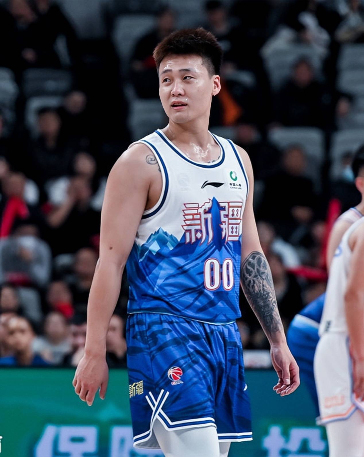 cba6大球星或无缘退役球衣!周琦领衔,赵睿很可惜,一人更换3队