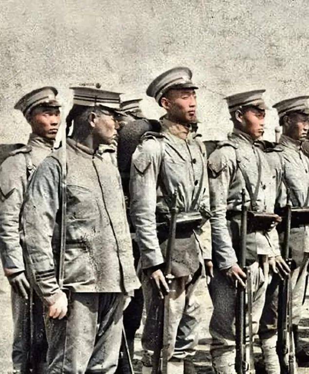 冯玉祥在袁世凯帐下官职节节高,因为镇压河南,陕西区域的白朗起义军