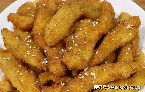 鸡柳其金黄酥脆的外皮,鲜嫩多汁的肉质,美味可口,做法简单_炸鸡_家常