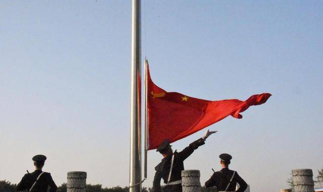 原创天安门国旗为何只升到283米作为炎黄子孙一定要了解