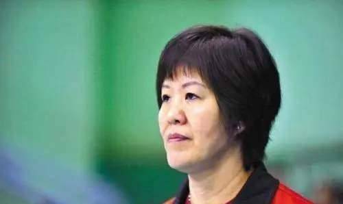 女排天才不辞而别被国家永久除名,郎平惋惜爱将,当众失声痛哭_王怡