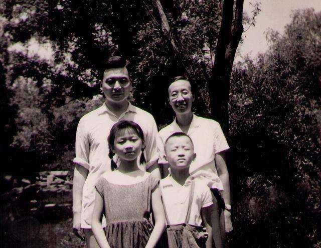 女儿小学毕业到内蒙当知青,目前在美国工作_邓志典_邓志平_许鹿希