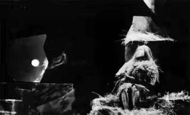 原创真实版白毛女躲入断头山17年浑身赤裸满头白发事迹堪称传奇