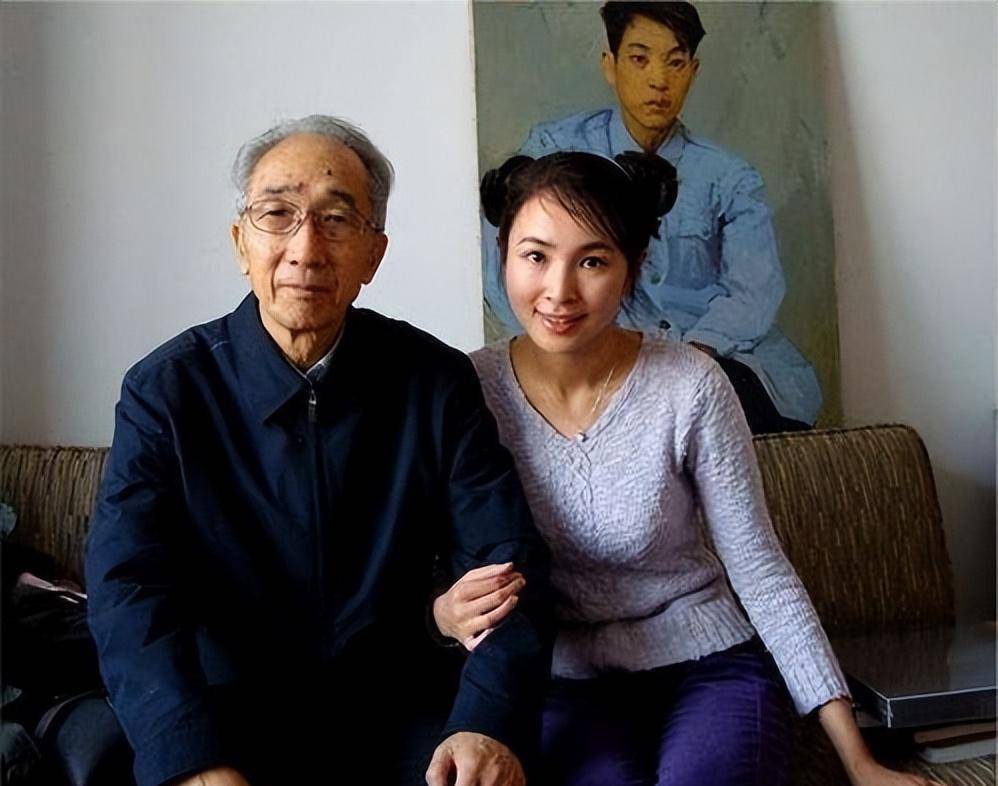 一次,李勤的一个同学找到她,说希望她能成为自己的裸体模特.