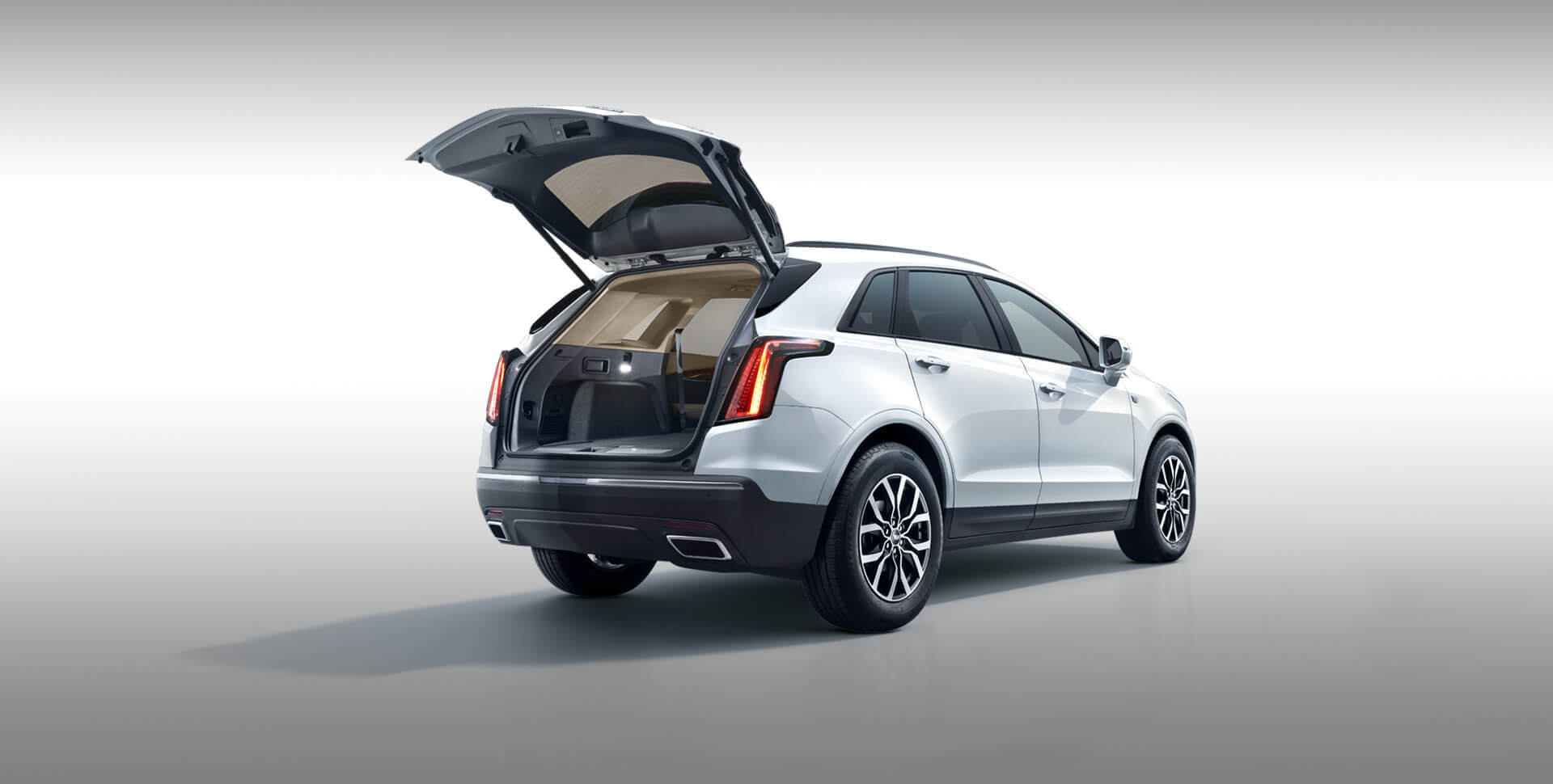 作为上汽通用凯迪拉克品牌旗下的中型suv,2024款凯迪拉克xt5于去年9