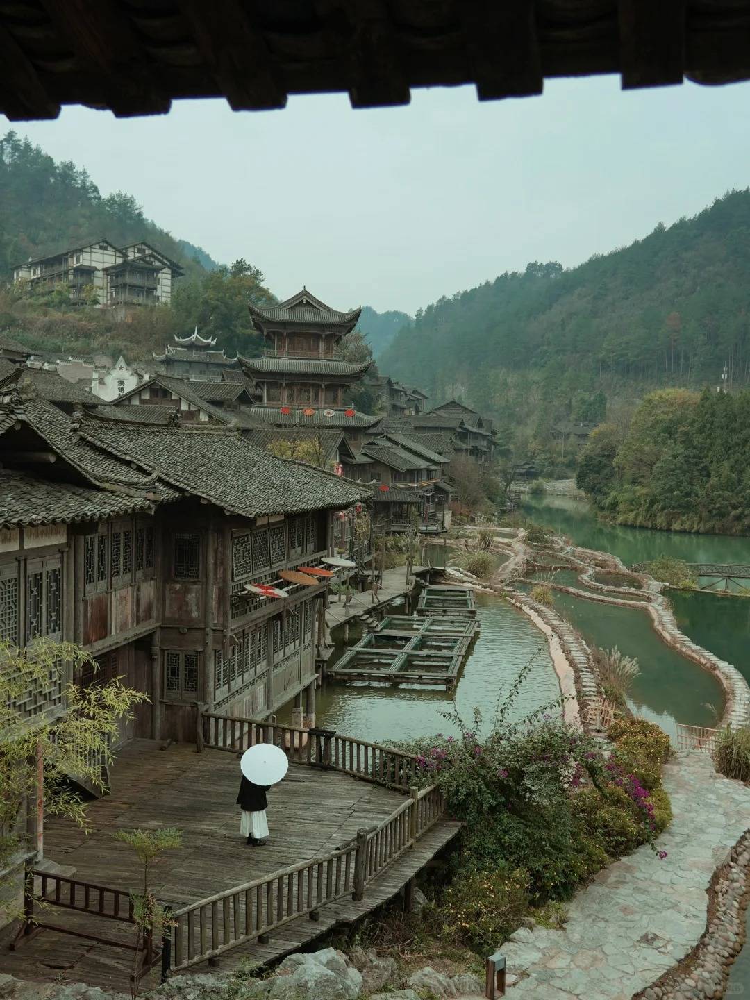 因为贵州景点分散,住宿最好就是到哪里玩就住哪里,这样是比较方便的