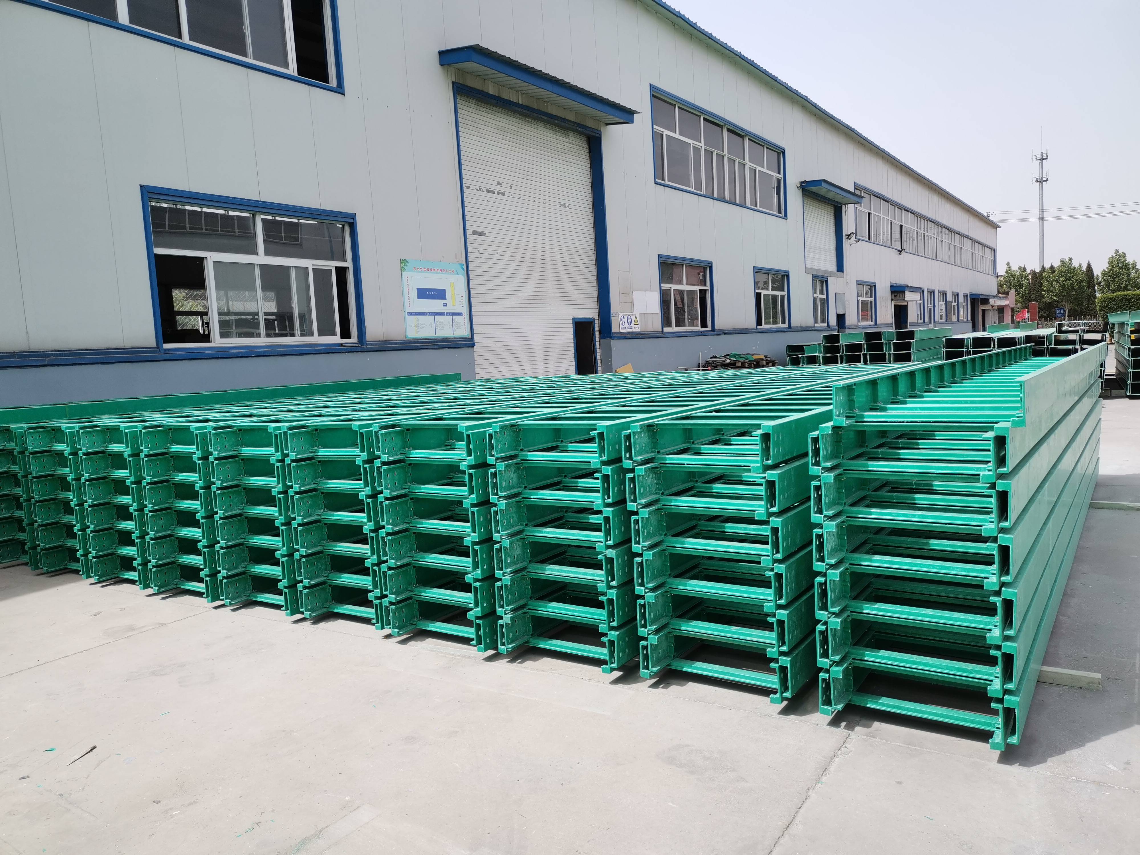 玻璃钢桥架安装的注意事项_电缆_管道_时候