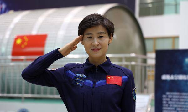原创中国第一位女航天员刘洋返回地面后为何销声匿迹现在过得如何